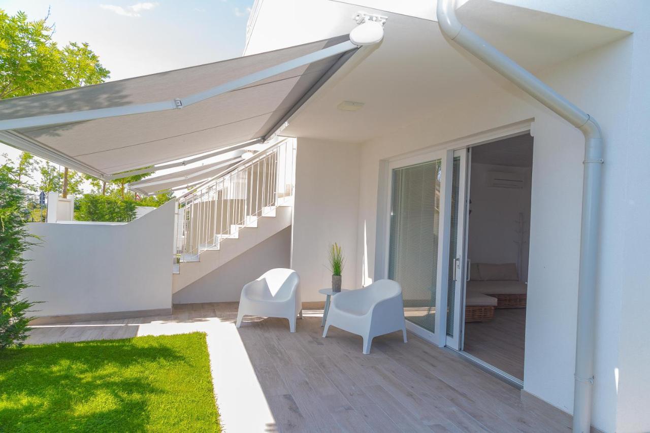 Marina Ponente Aparthotel Lido di Jesolo Exterior photo