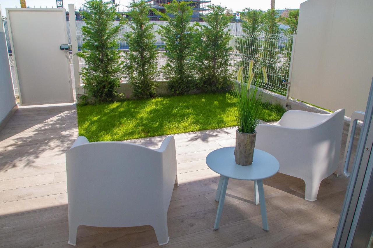 Marina Ponente Aparthotel Lido di Jesolo Exterior photo